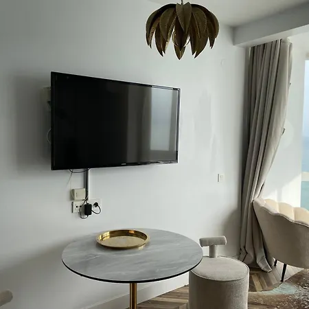Estudio Romantico En Primera Linea Con Vistas Directas Al Mar Sitio de Calahonda