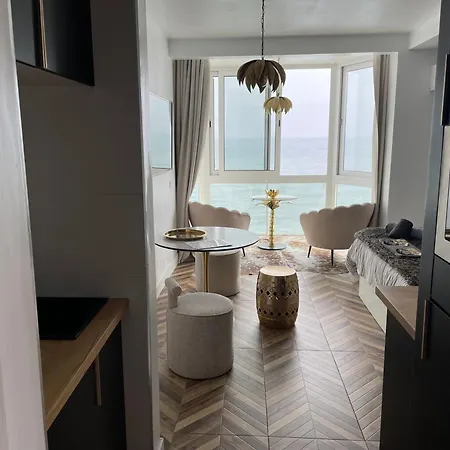 Estudio Romantico En Primera Linea Con Vistas Directas Al Mar Apartament