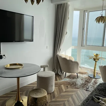 Estudio Romantico En Primera Linea Con Vistas Directas Al Mar Apartament